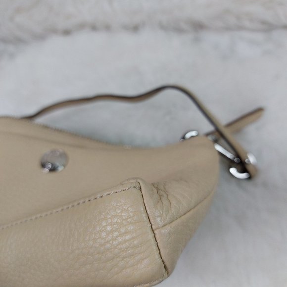 Coach Women's Cream Leather Mini Bag/Wristlet - Picture 7 of 12